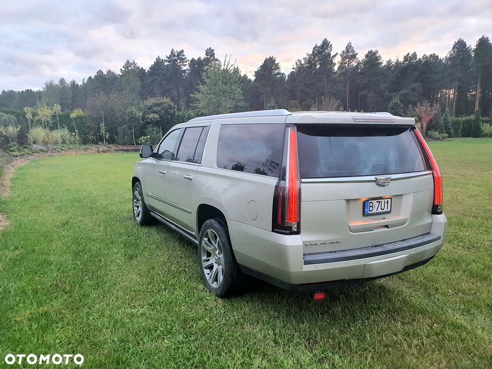 Cadillac Escalade ESV 6.2 V8 AWD AT Premium - 9
