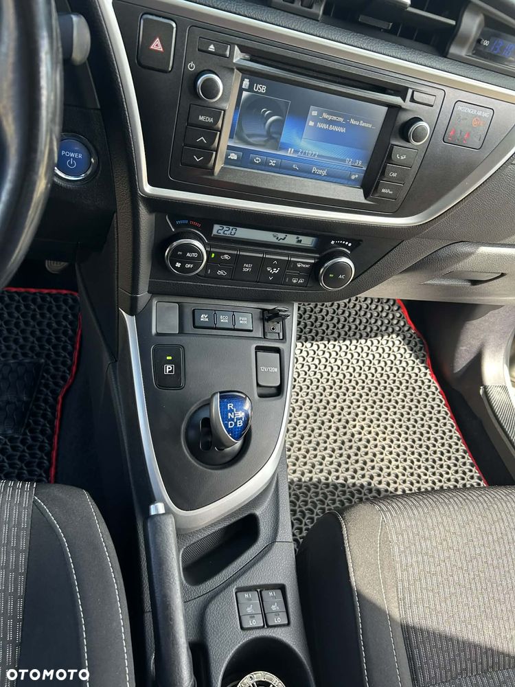 Toyota Auris - 13