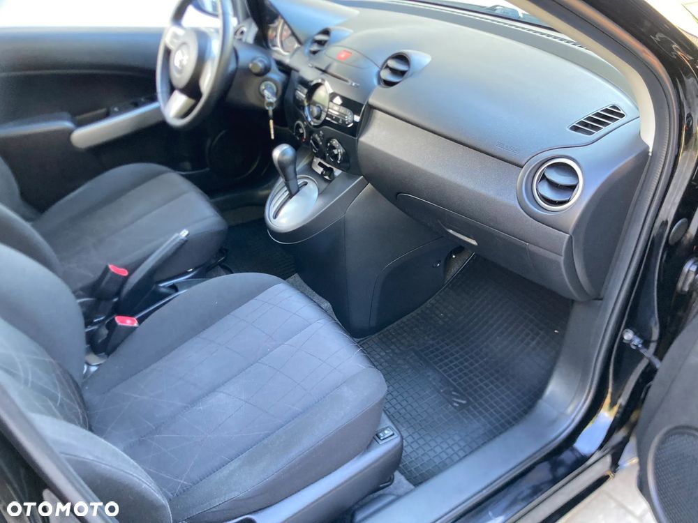 Mazda 2 1.5 Exclusive + - 11