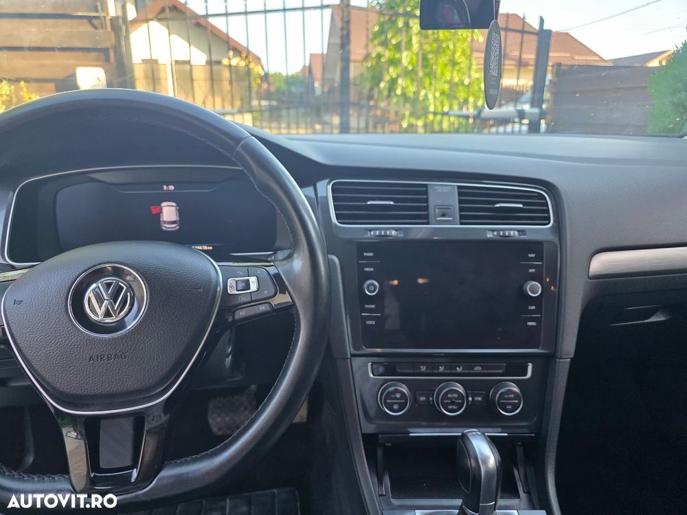 Volkswagen Golf - 4