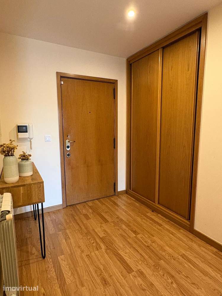 Apartamento T3 junto à praia da Madalena - Grande imagem: 2/31