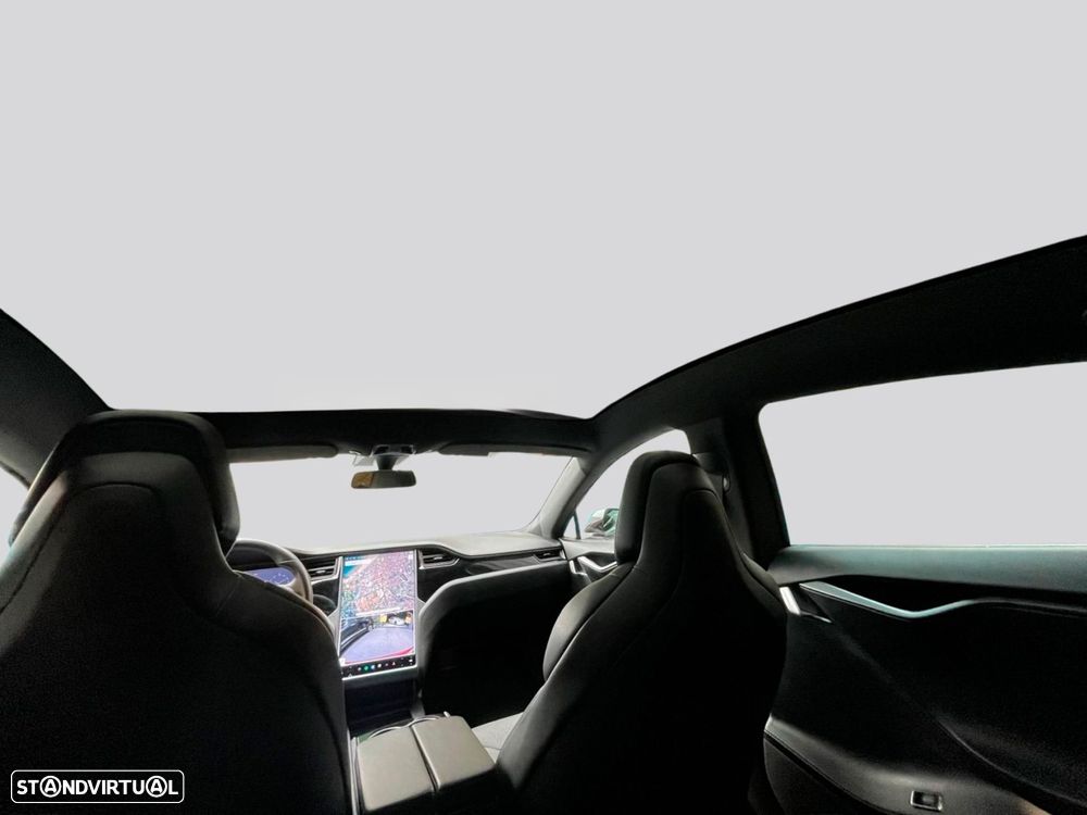 Tesla Model S - 35