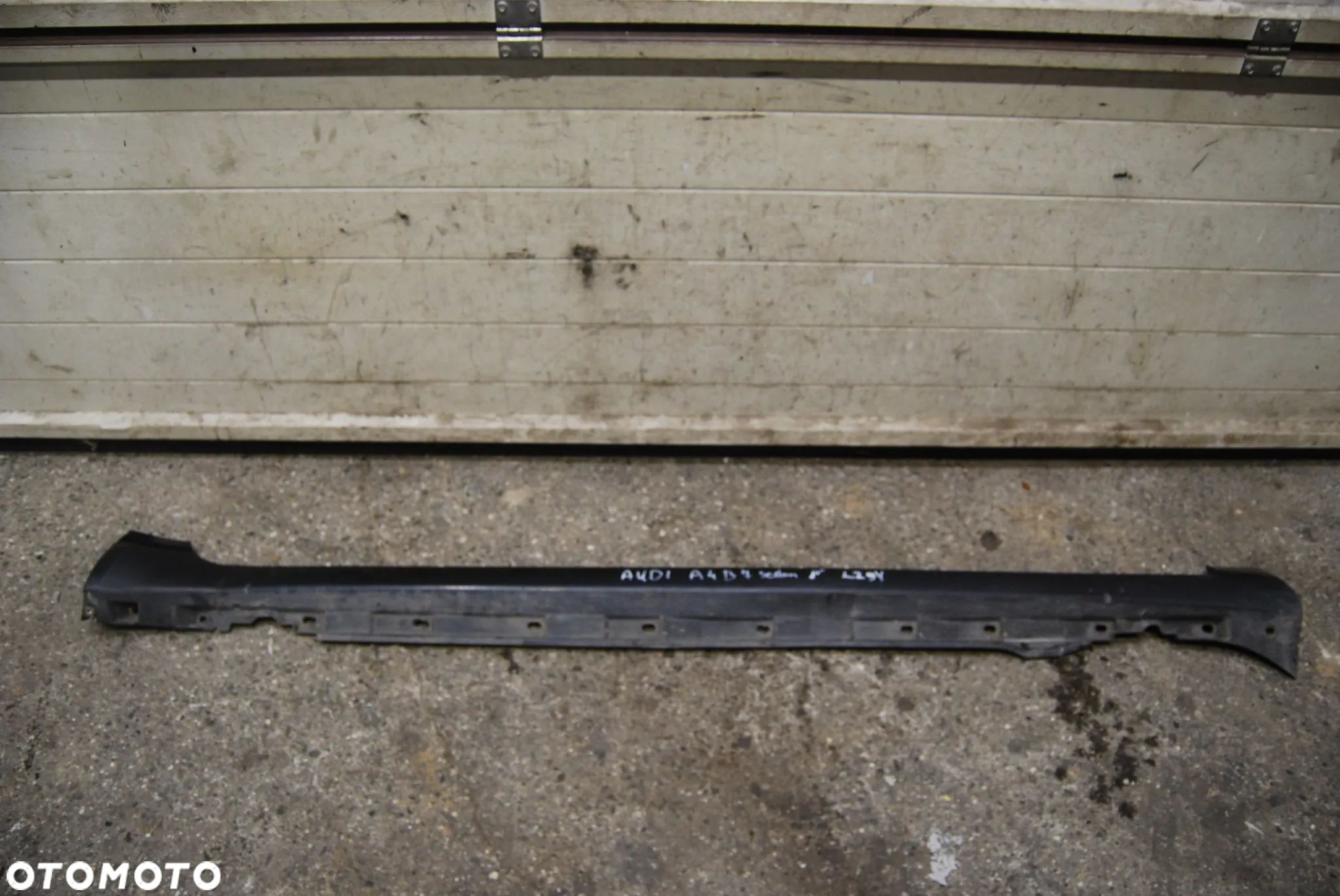 LISTWA PROGOWA PRAWA 8E0853860 AUDI A4 B7 LY7H/ LX7Z/ LY9B/ LY7W/ LZ3F - 1