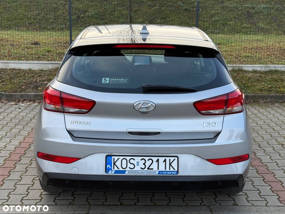Hyundai i30 1.5 DPI Classic + - 29