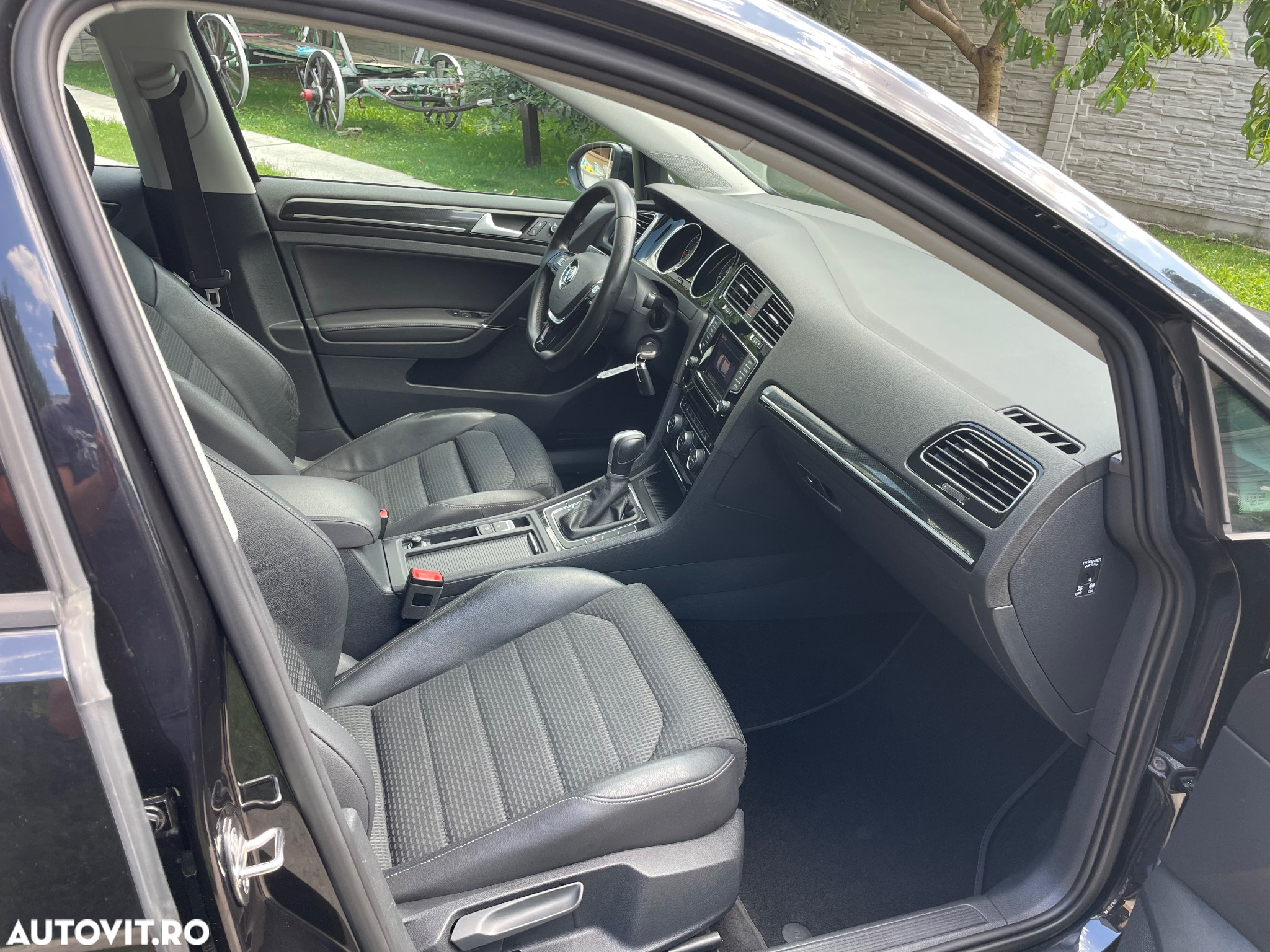Volkswagen Golf - 21