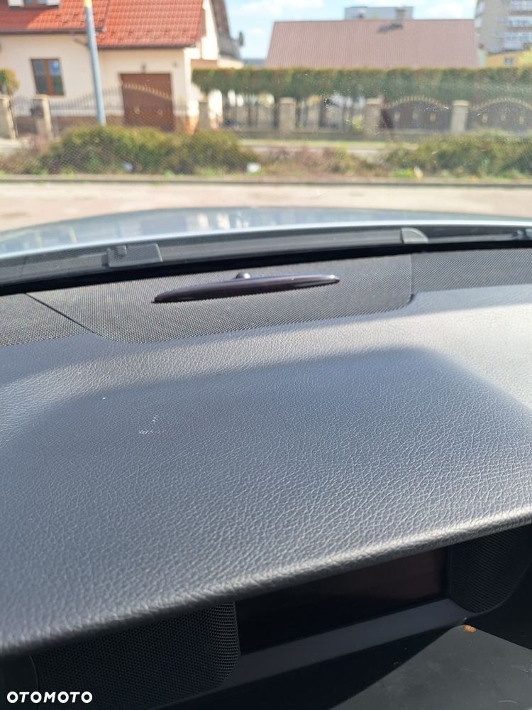 Mercedes-Benz Klasa C 250 CDI DPF BlueEFFICIENCY 7G-TRONIC Edition 1 - 23