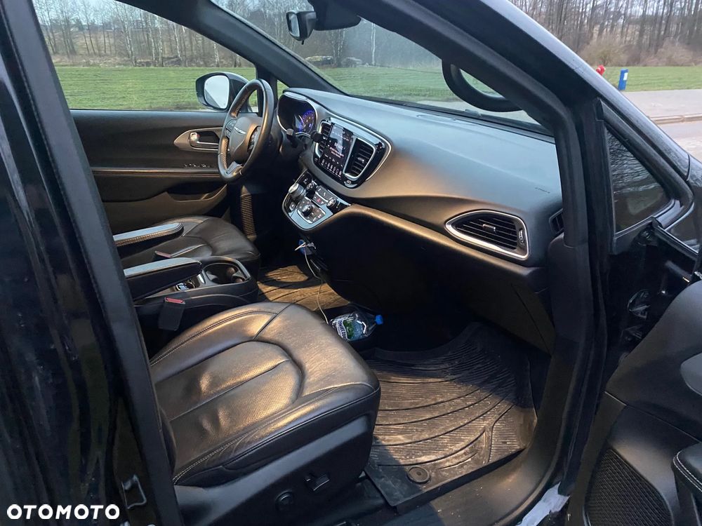 Chrysler Pacifica - 8