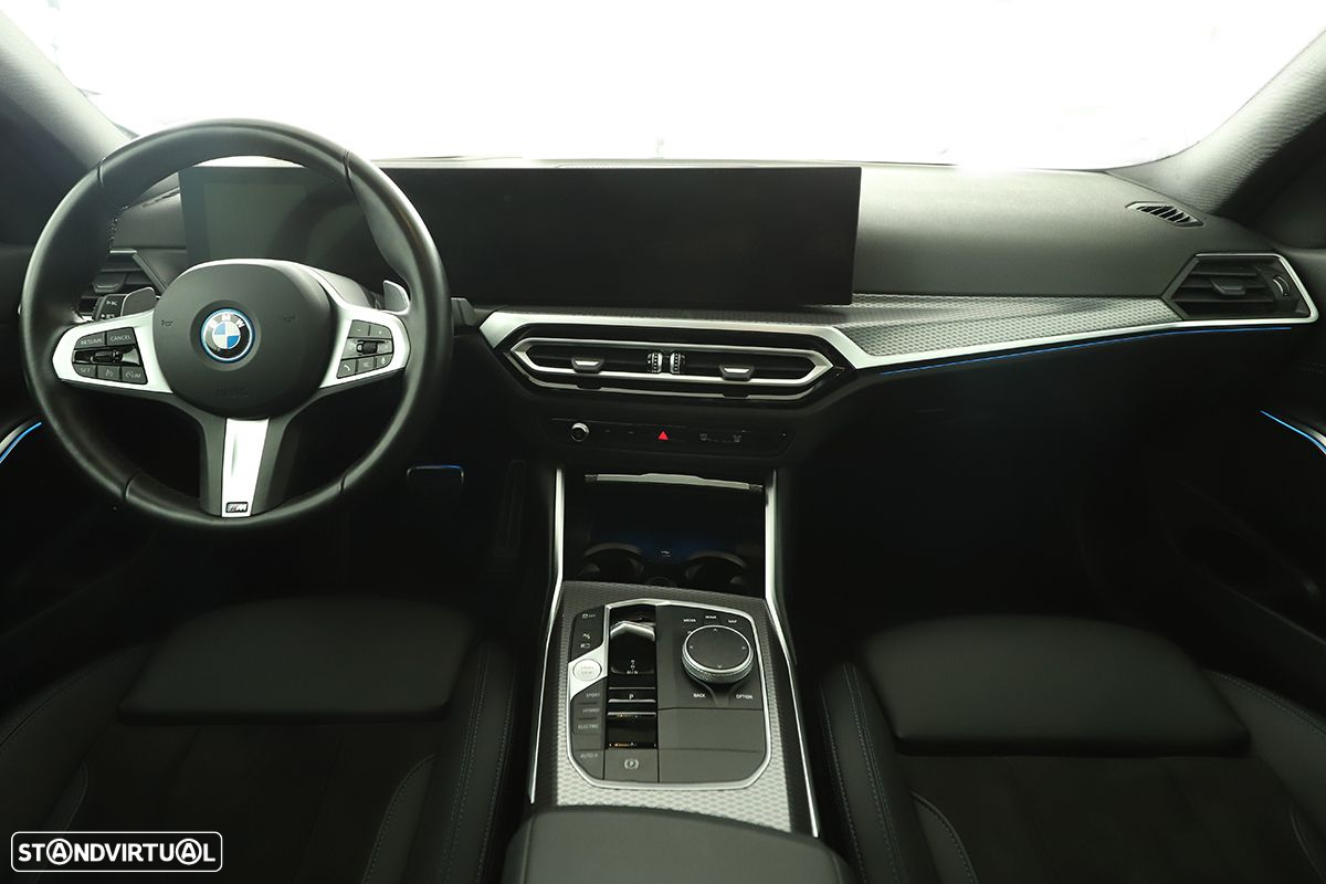 BMW 330 e Pack Desportivo M Auto - 12