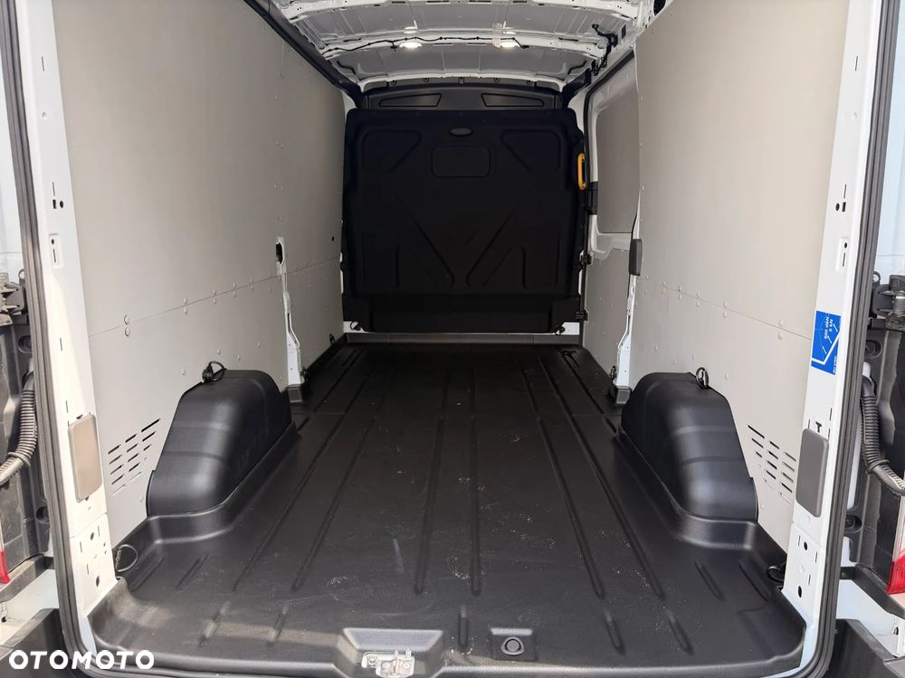 Ford Transit - 12