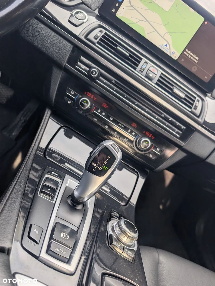 BMW Seria 5 518d - 13
