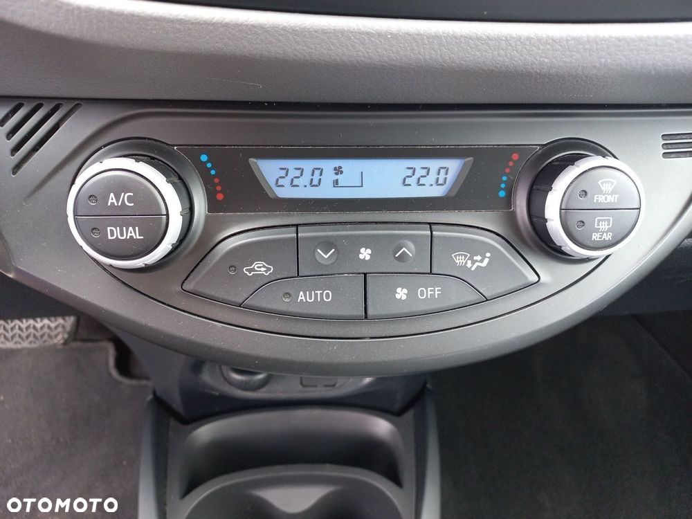 Toyota Yaris - 24