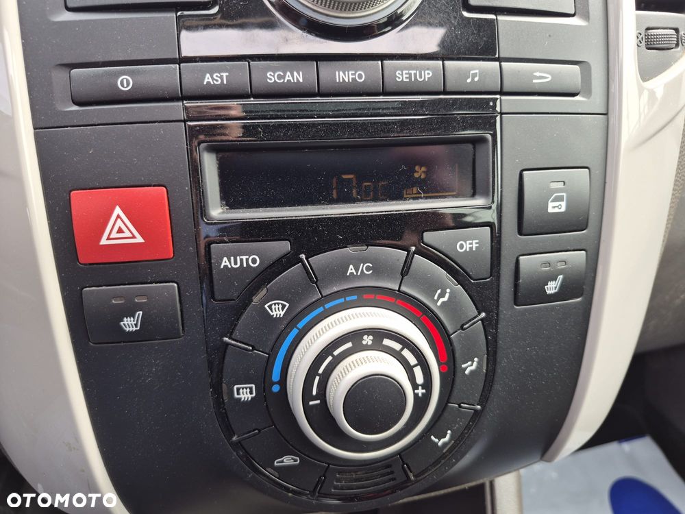 Kia Venga 1.6 CVVT Platinum Edition - 17