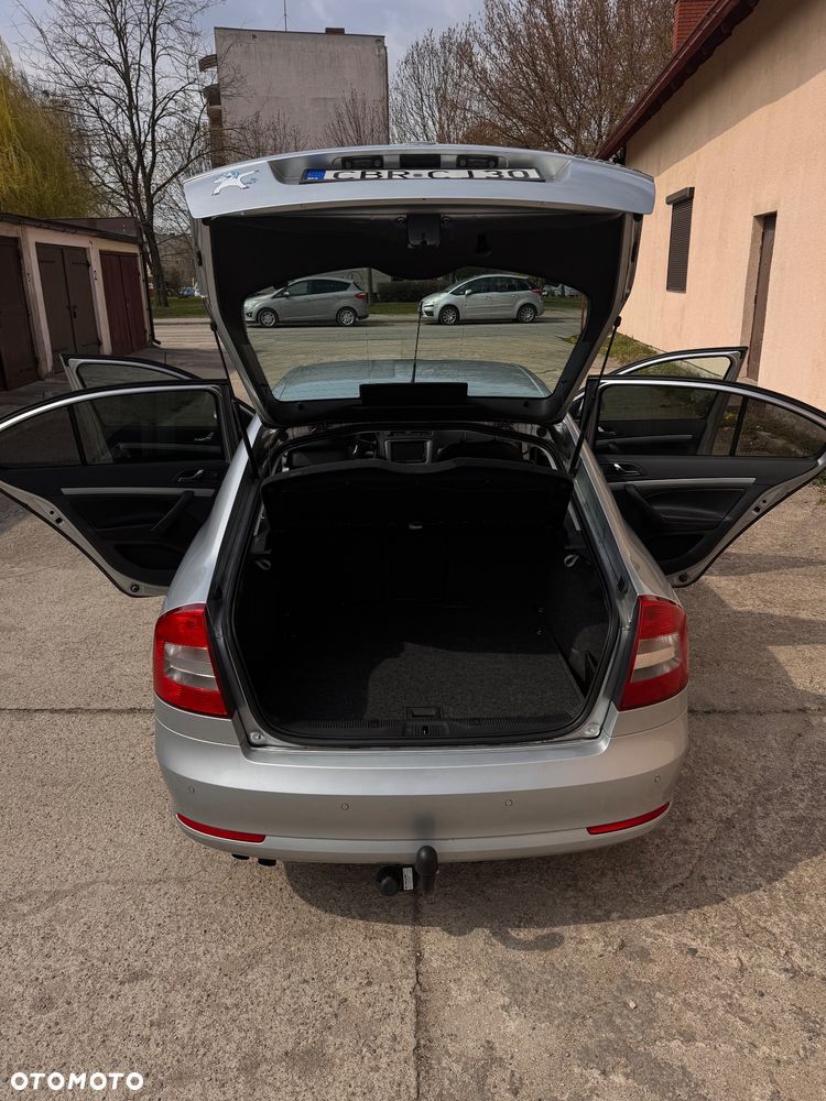 Skoda Octavia 1.8 TSI Ambiente - 11