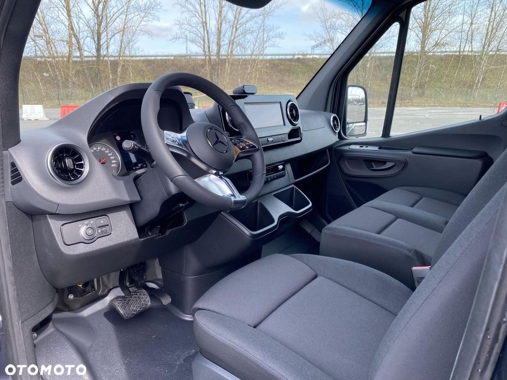 Mercedes-Benz Sprinter - 10