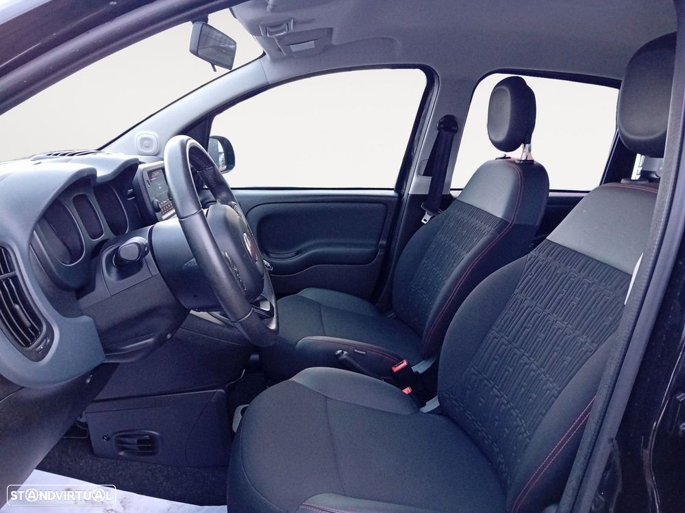 Fiat Panda 1.0 Hybrid (RED) — fotografia 9