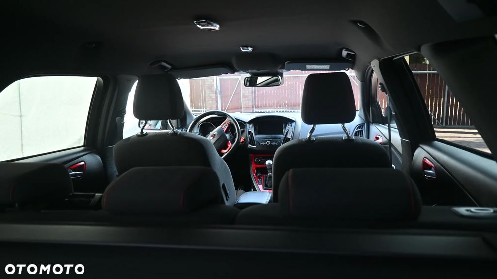 Ford Focus 1.5 TDCi ST-Line Red ASS - 25