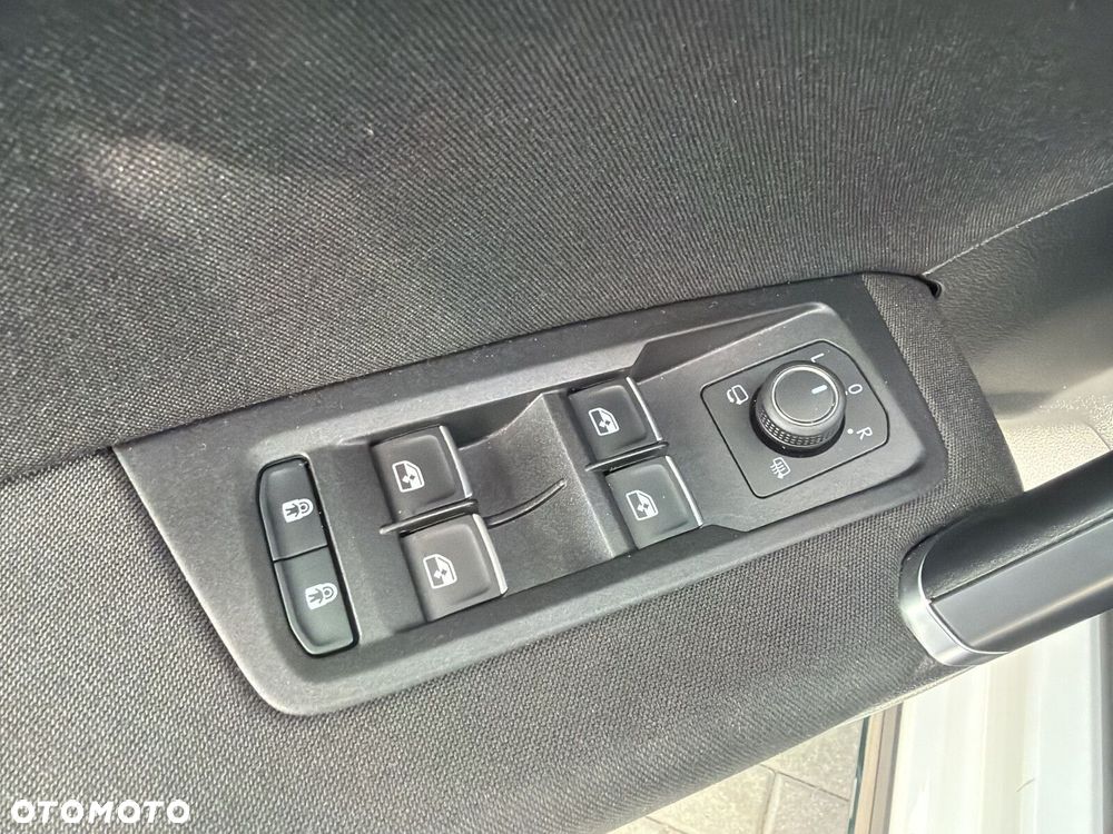 Volkswagen Touran - 28