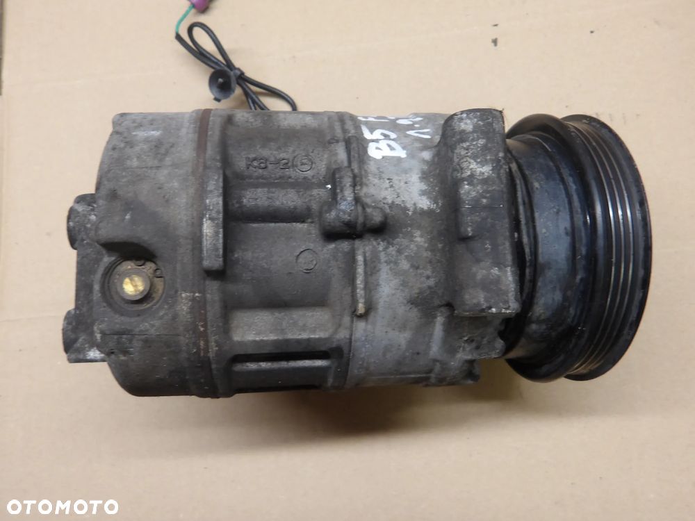 PASSAT B5 FL SEDAN 1.9TDI SPRĘŻARKA KOMPRESOR KLIMATYZACJI 8D0260808 - 2