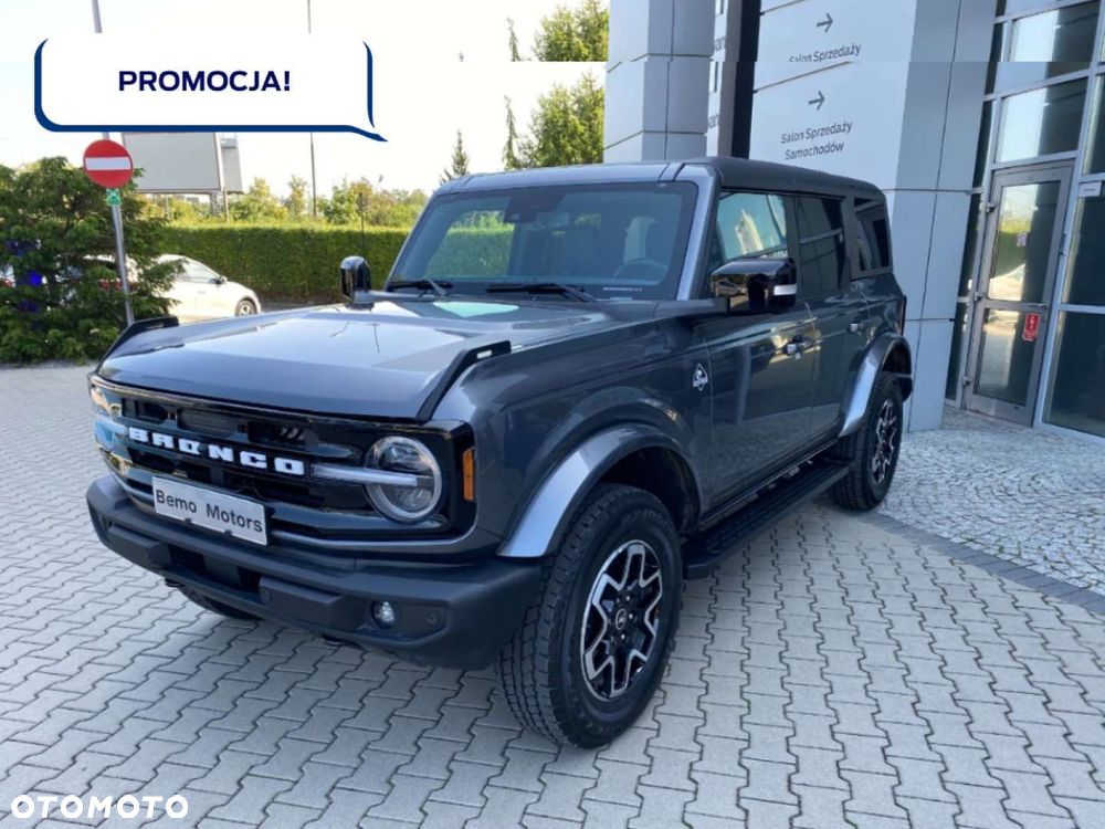 Ford Bronco - 3