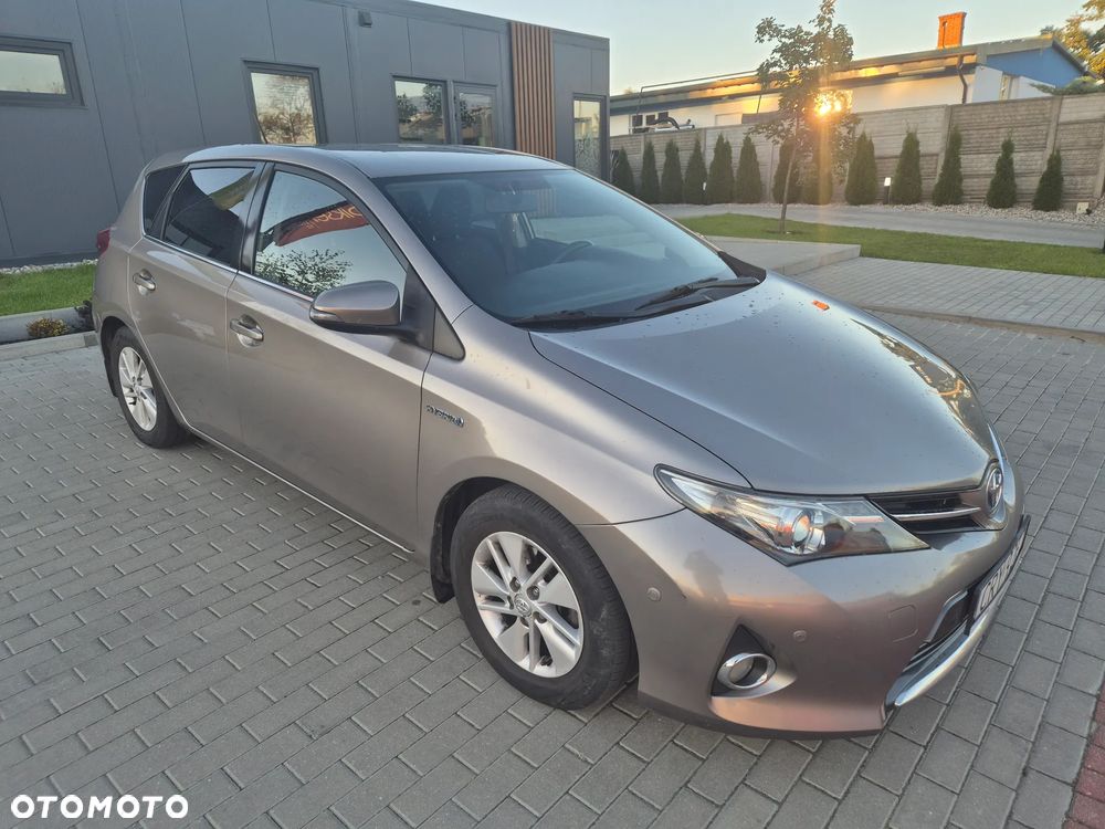 Toyota Auris Hybrid 135 Prestige - 2
