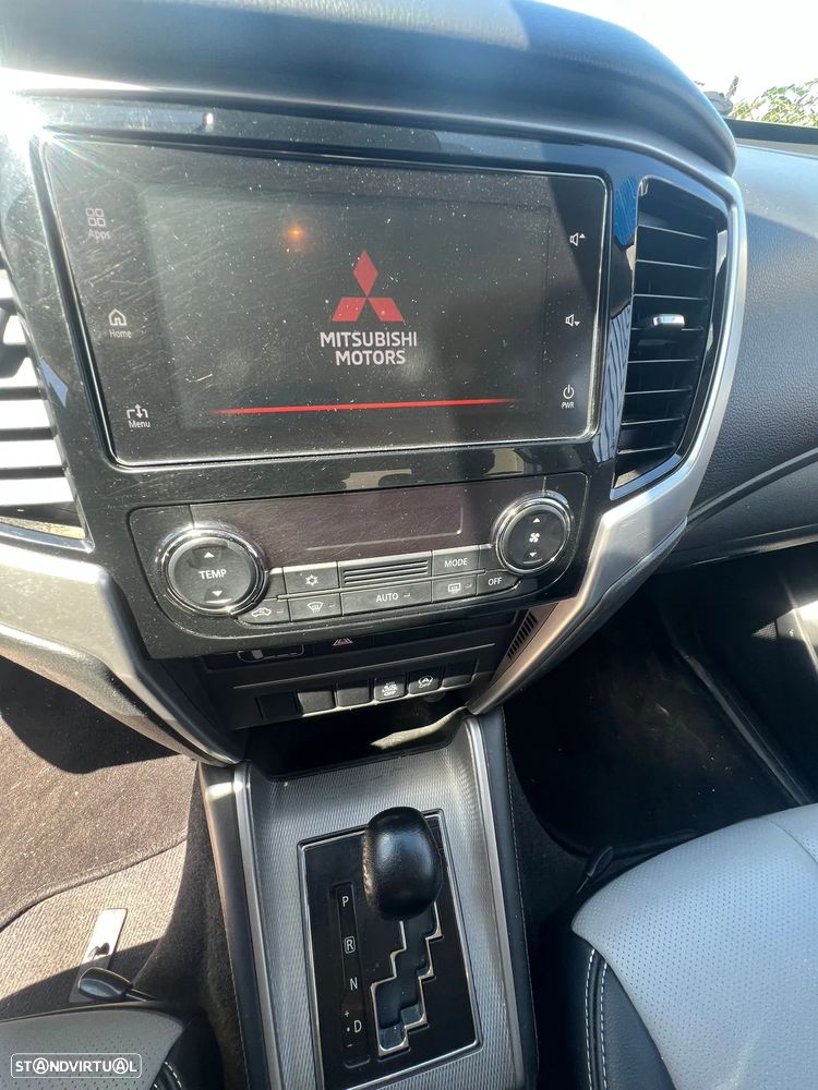 Mitsubishi L200 Pick Up 4x4 S&S Auto Cabine Dupla Base - 16