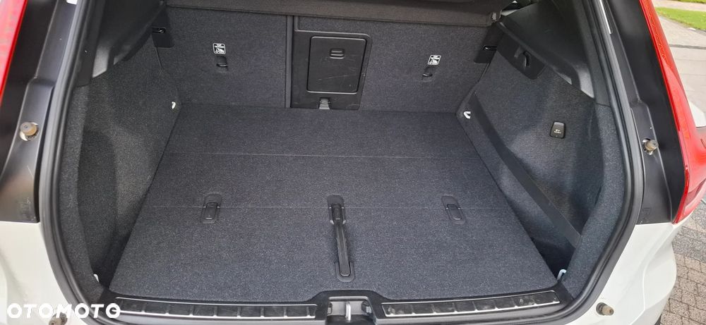 Volvo XC 40 T4 Geartronic R-Design - 33
