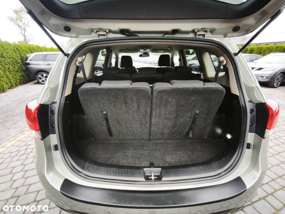 Kia Carens - 18