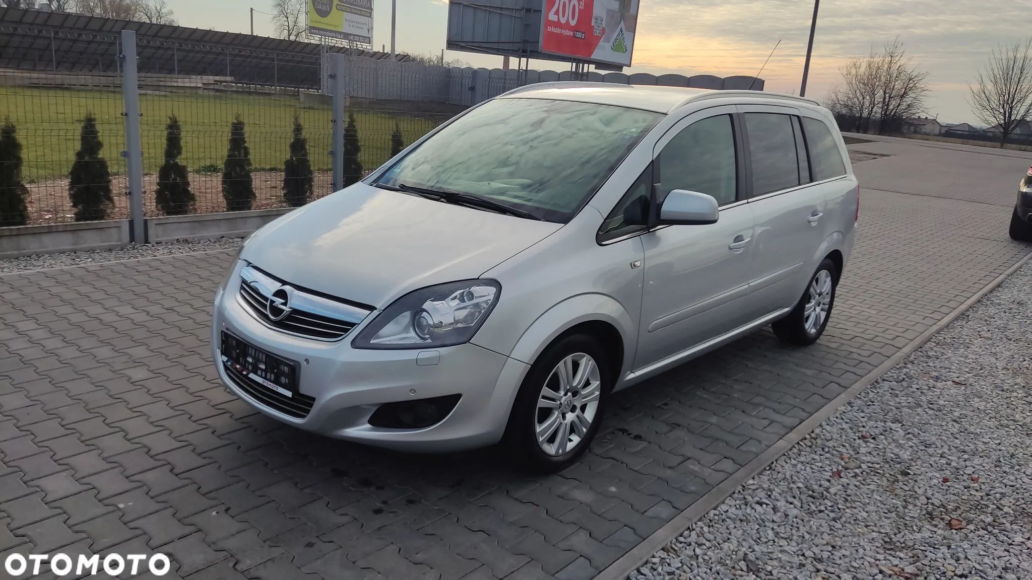 Opel Zafira 1.8 Cosmo - 1