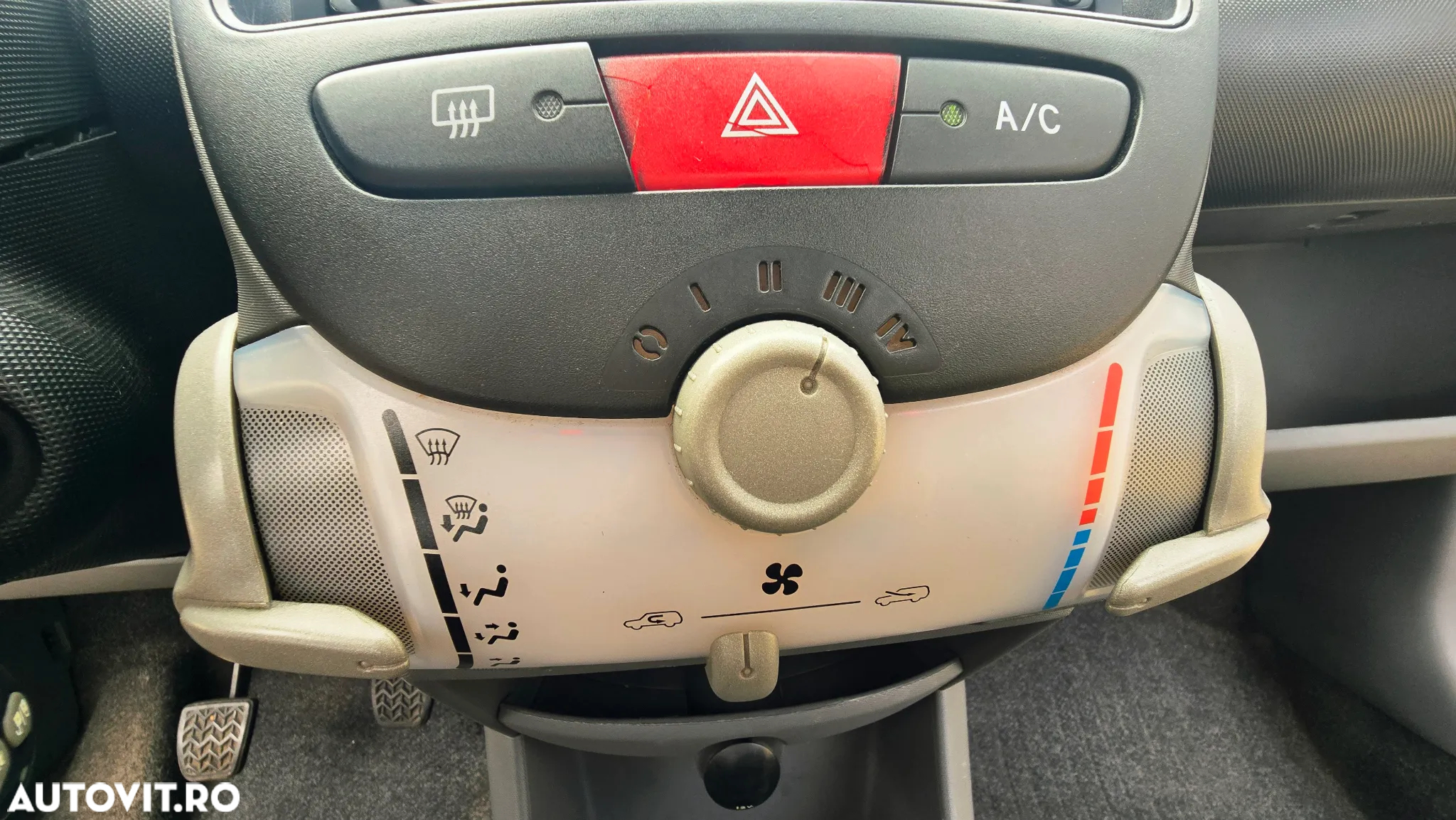Peugeot 107 - 12