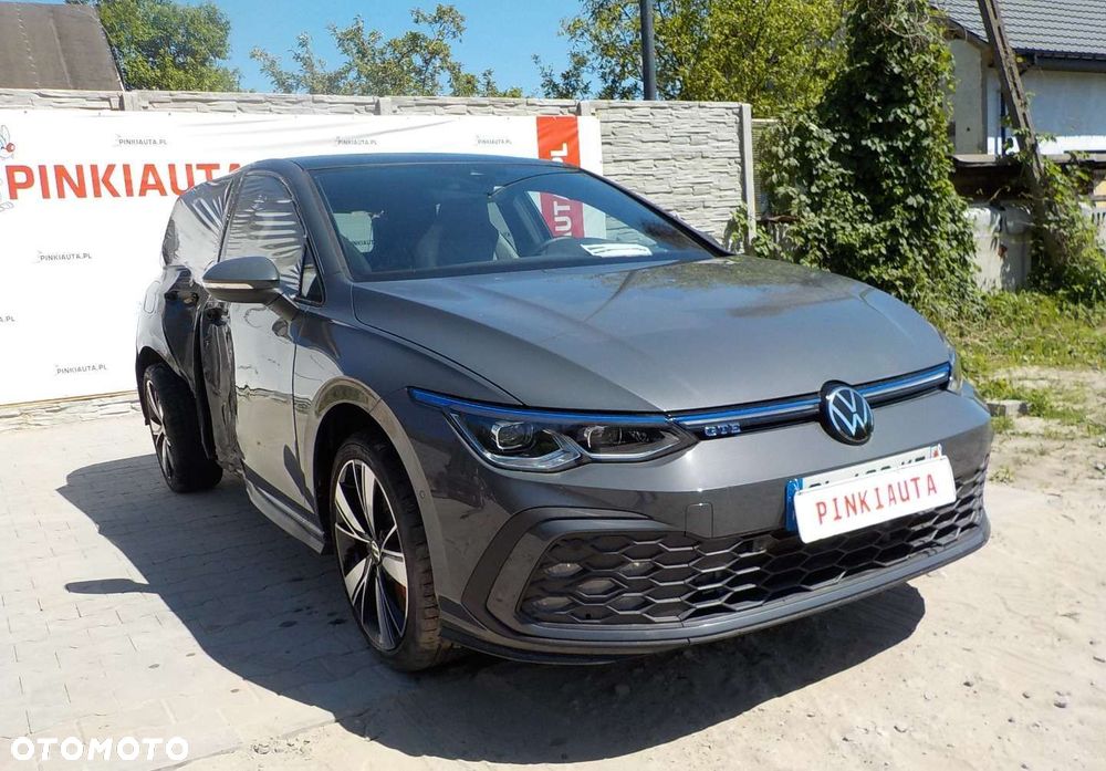 Volkswagen Golf - 1