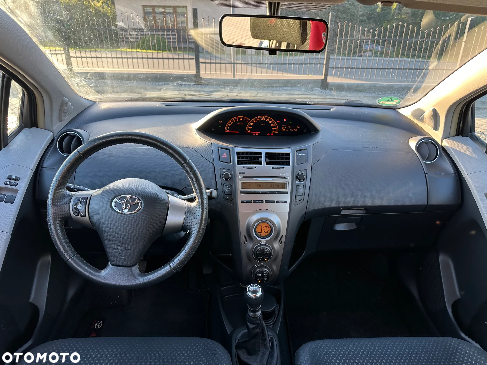 Toyota Yaris 1.33 VVT-i Life - 10
