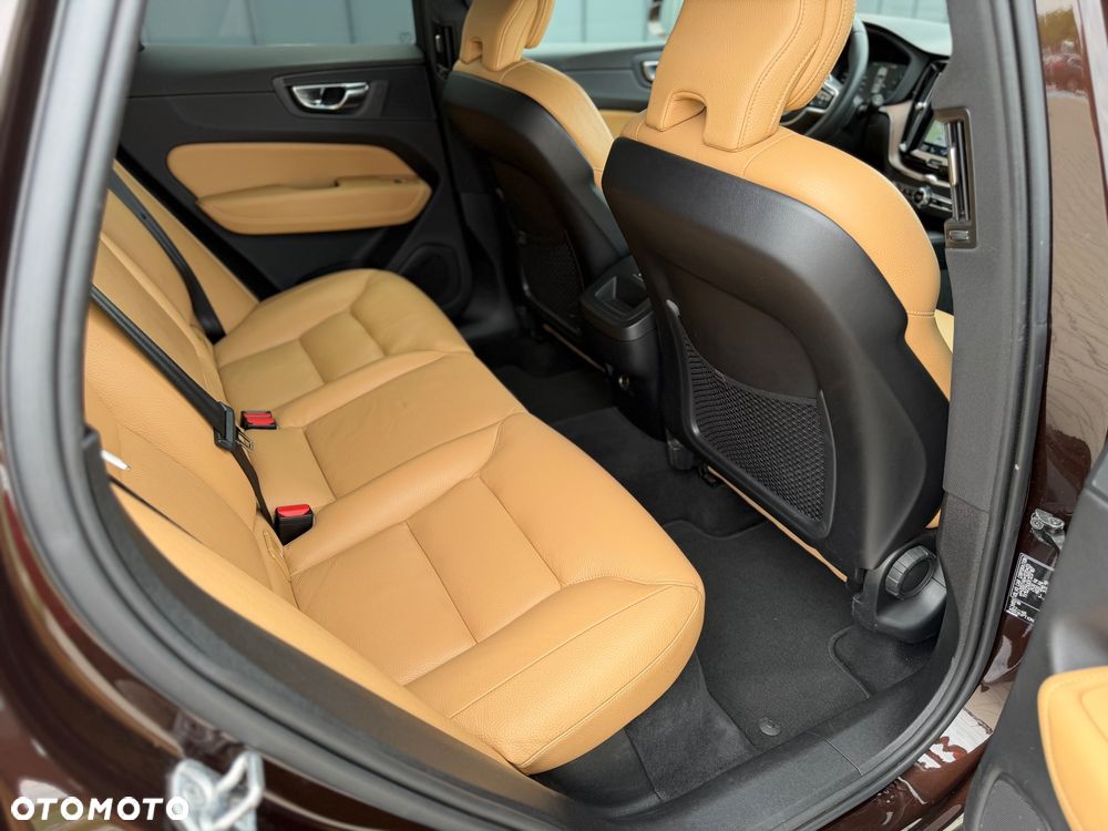 Volvo XC 60 T5 AWD Inscription - 36