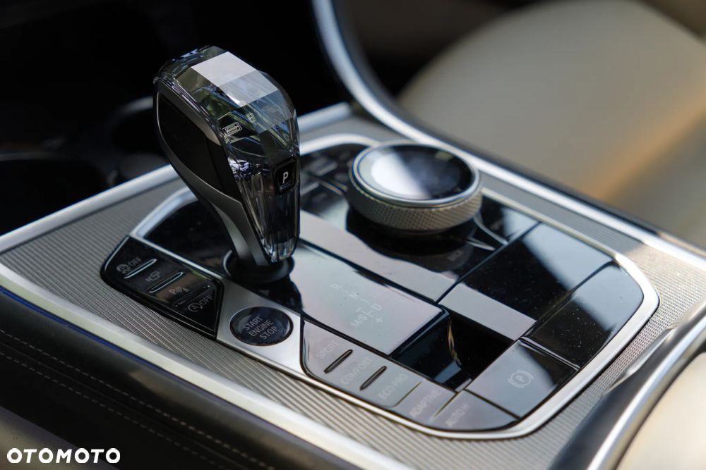 BMW Seria 8 840i xDrive - 16