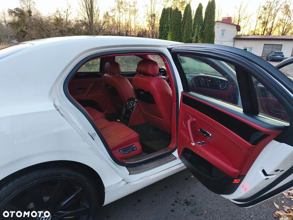 Bentley Flying Spur V8 Mulliner - 13