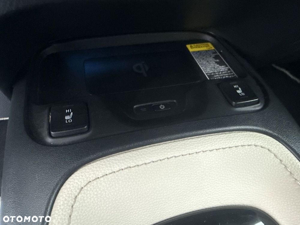 Toyota Corolla 1.8 Hybrid Executive - 23