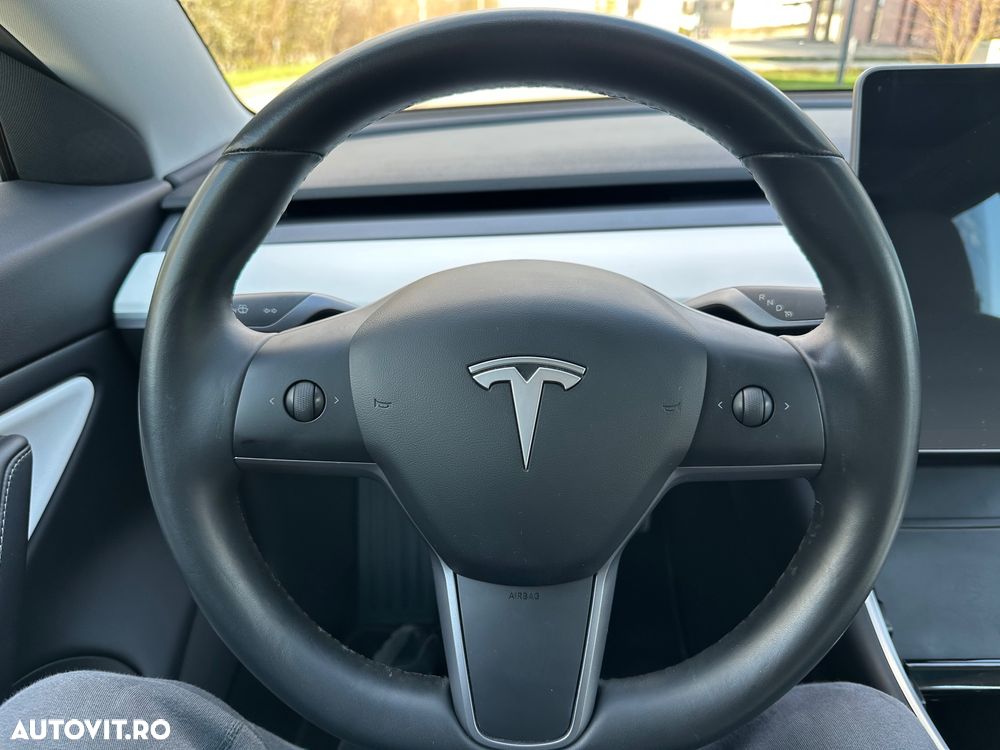 Tesla Model 3 - 21