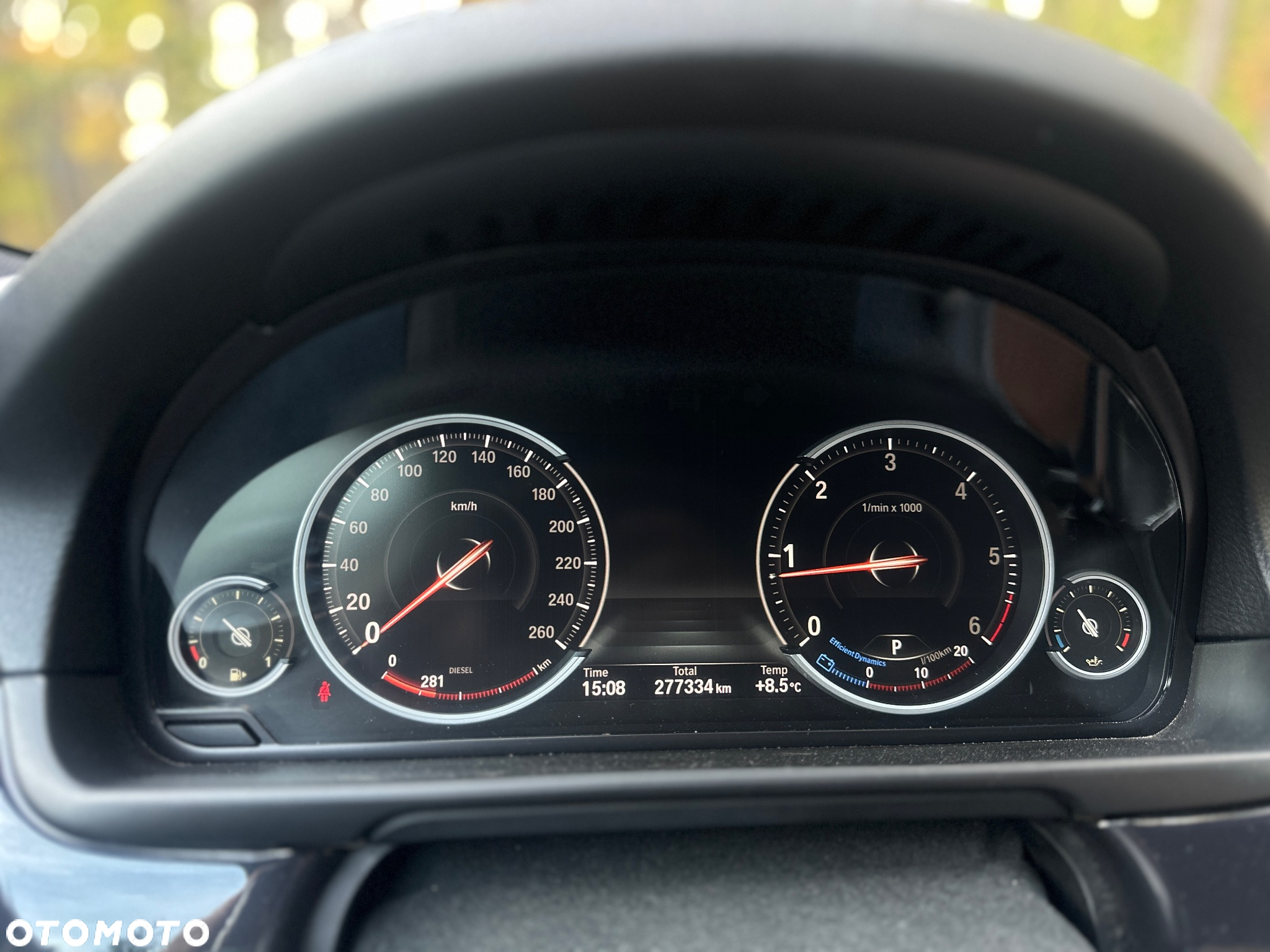 BMW Seria 5 520d xDrive - 13