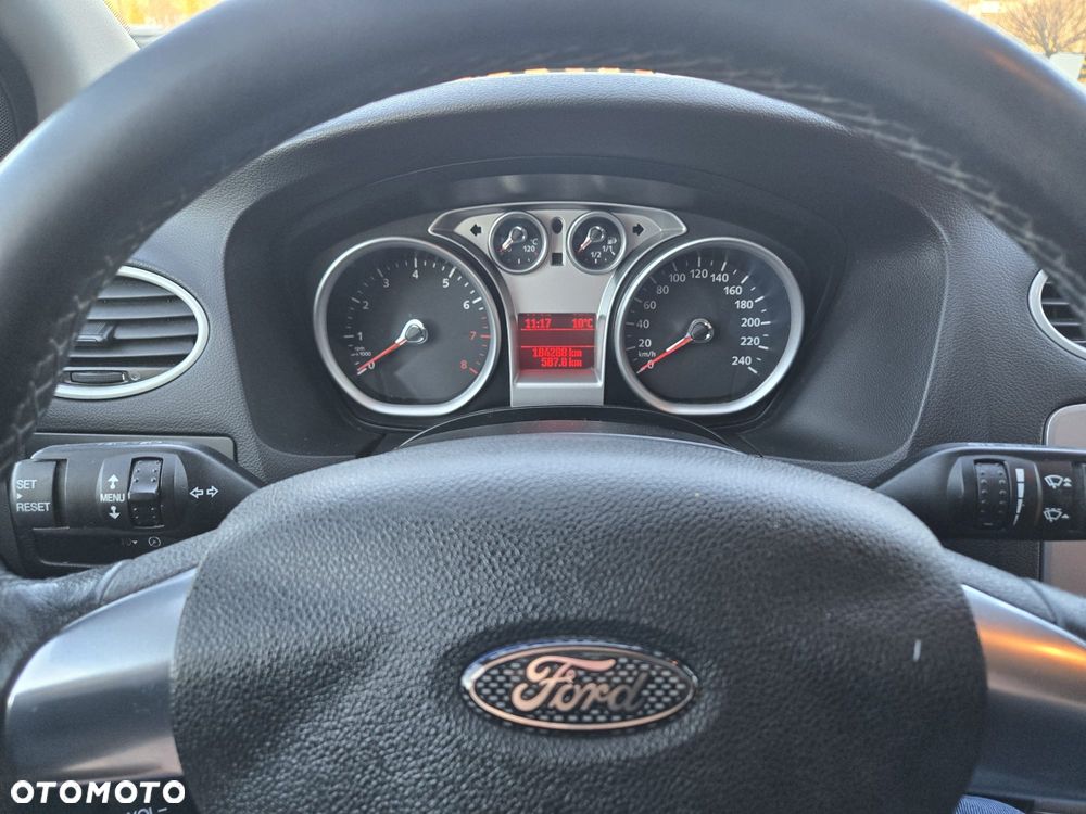 Ford Focus 2.0 16V Ghia - 22