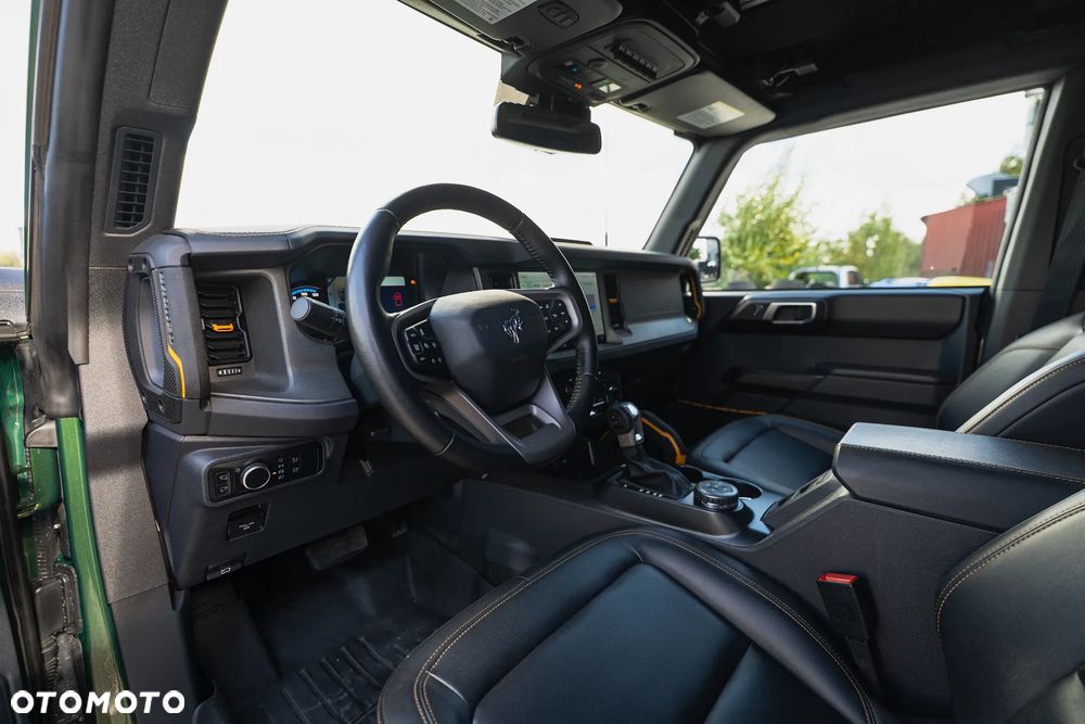 Ford Bronco - 32