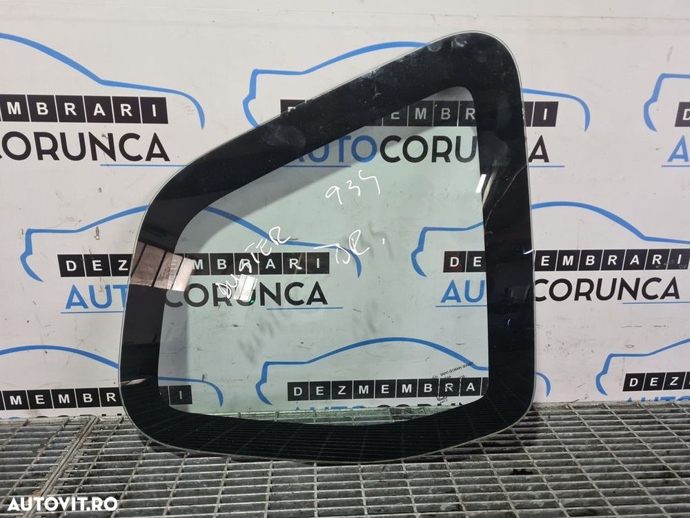 Geam fix caroserie dreapta Dacia Duster 2010 - 2013 SUV 4 Usi (934) - 1