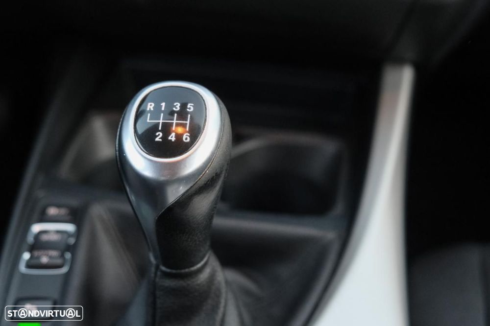 BMW 116 d EDynamics Advantage - 17