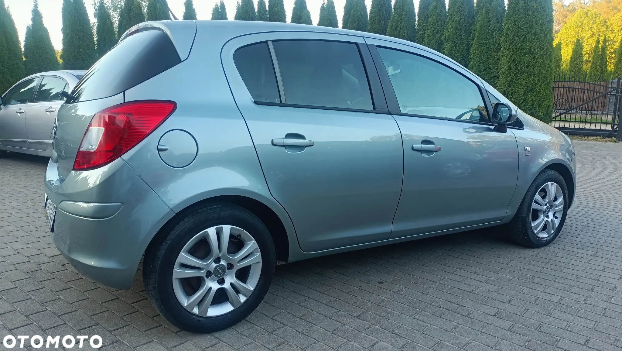 Opel Corsa 1.4 16V Satellite - 10