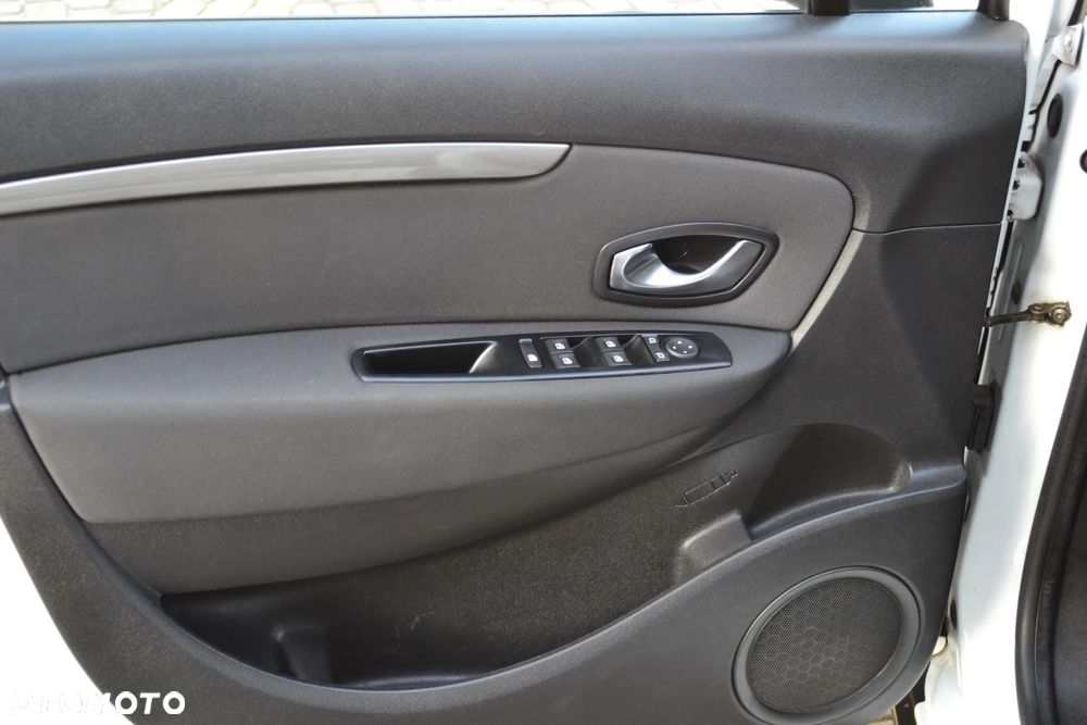 Renault Scenic Energy TCe 115 S&S Xmod Bose Edition - 29