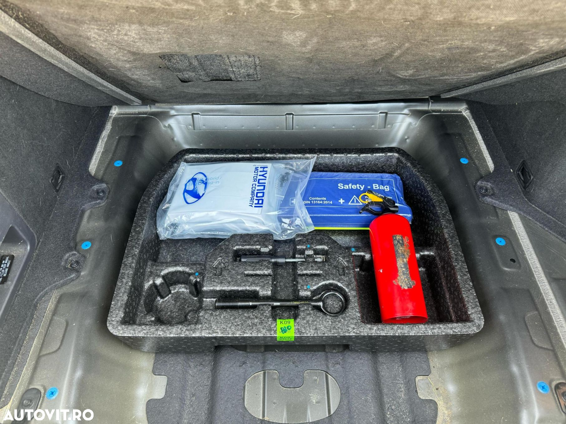 Hyundai IONIQ - 37
