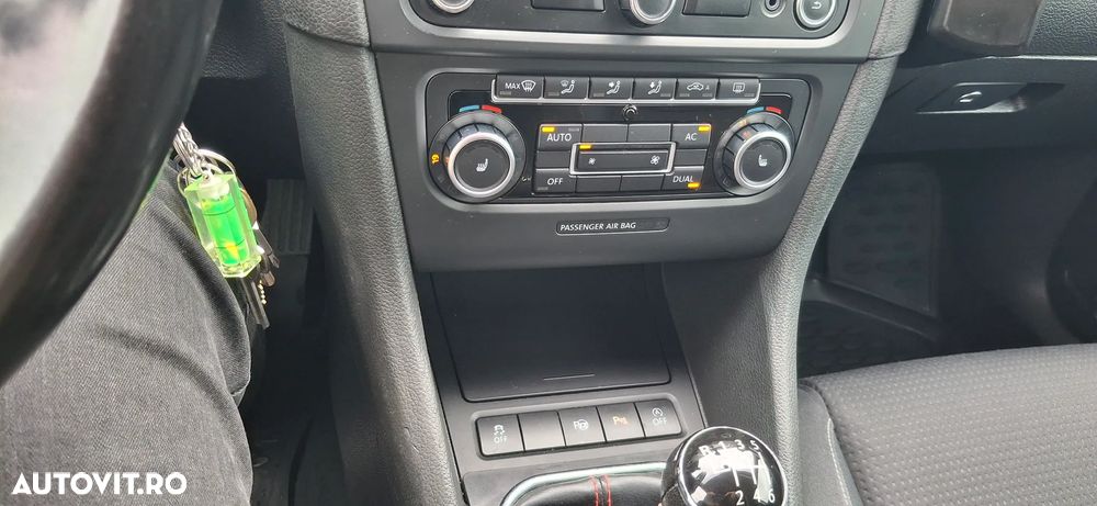 Volkswagen Golf 2.0 TDI BlueMotion Technology Highline - 14