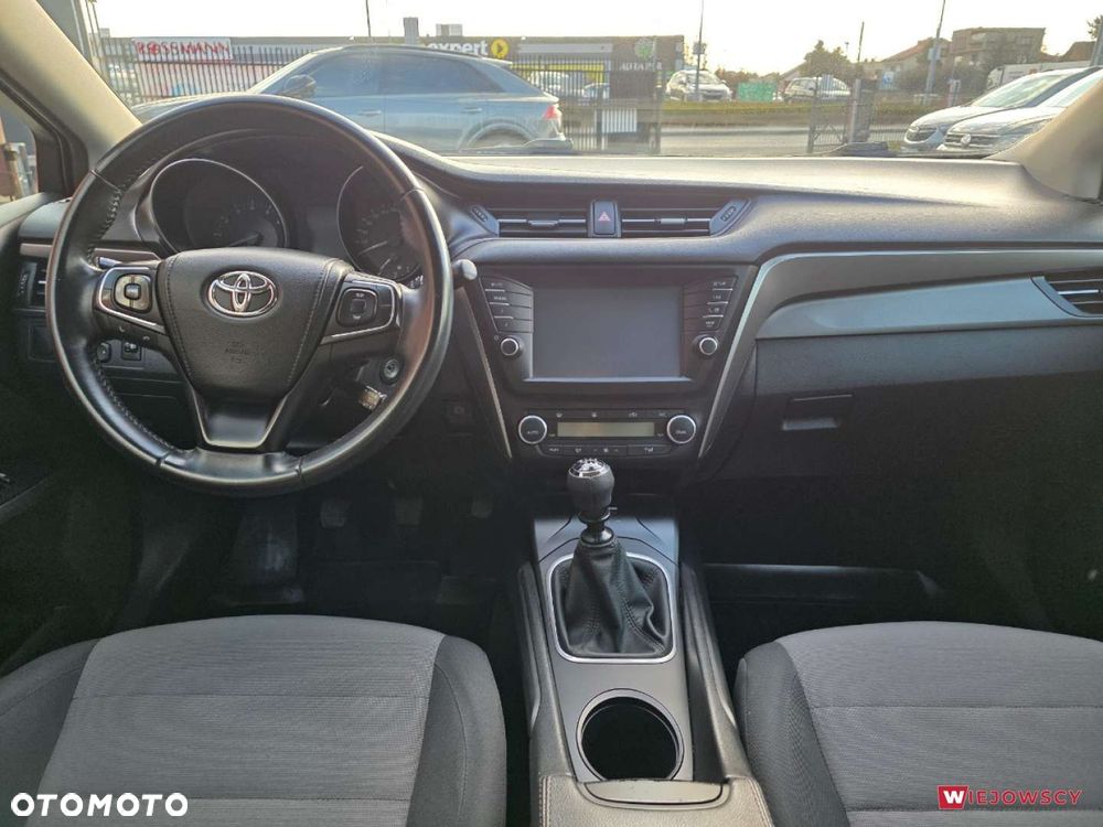 Toyota Avensis - 18