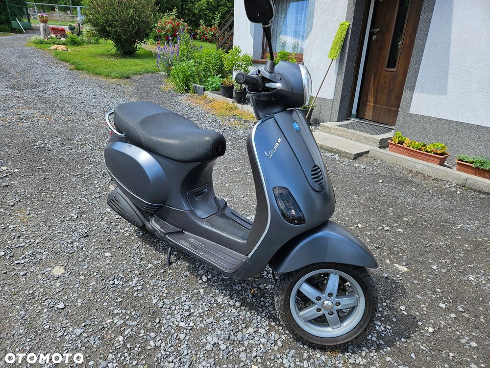 Piaggio Vespa - 1