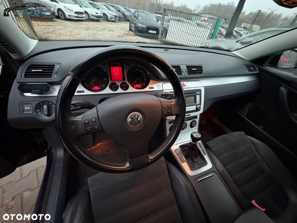 Volkswagen Passat Variant 2.0 TDI 4Mot Highline - 22