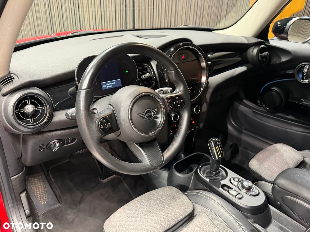 MINI Cooper SE Classic Trim - 8