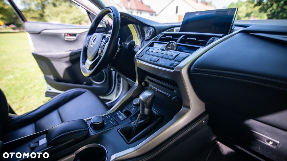 Lexus NX 200t Comfort AWD - 11